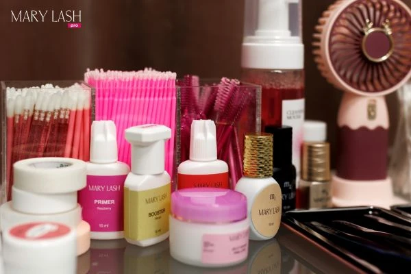 Как выбрать качественные материалы для наращивания ресниц