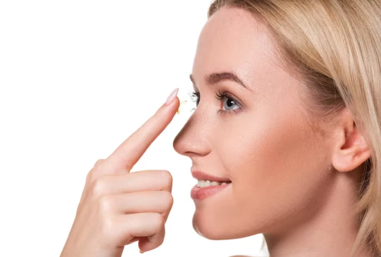 Пероксидні системи очищення контактних лінз: золотий стандарт для чутливих очей